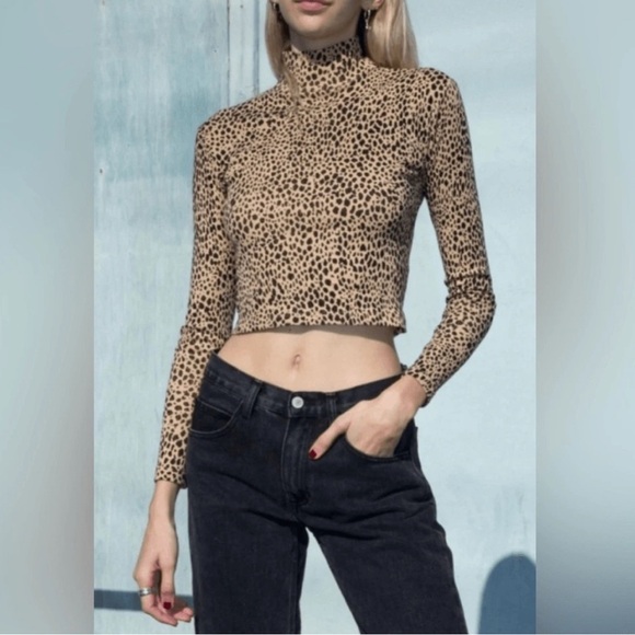 Brandy Melville Tops - Brandy Melville Ashlyn Leopard Animal Print Top Small brown and black